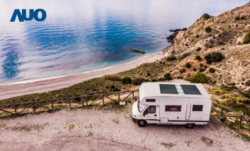 「可撓輕量化太陽光電板SunCurva」使用輕量特殊耐候型複合板取代傳統太陽能板的玻璃前板，不僅降低70%重量，每米平方僅3Kg；具有抗衝擊性能及通過電磁相容性測試，可應用於交通運輸工具，如露營車、遊艇等